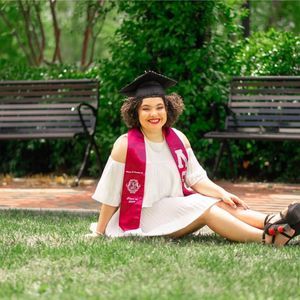 Meet your Posher, Beatriz